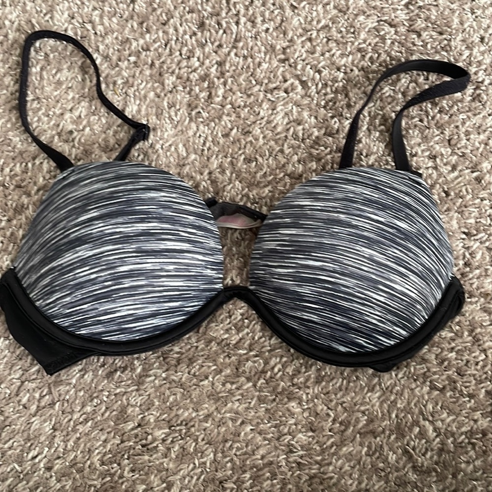 VS PINK wear everywhere super push-up bra